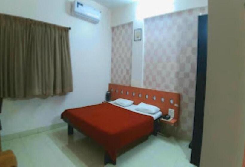 فندق Cool Palace, Nashik