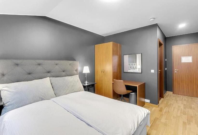 هتل Tindasel Lodge