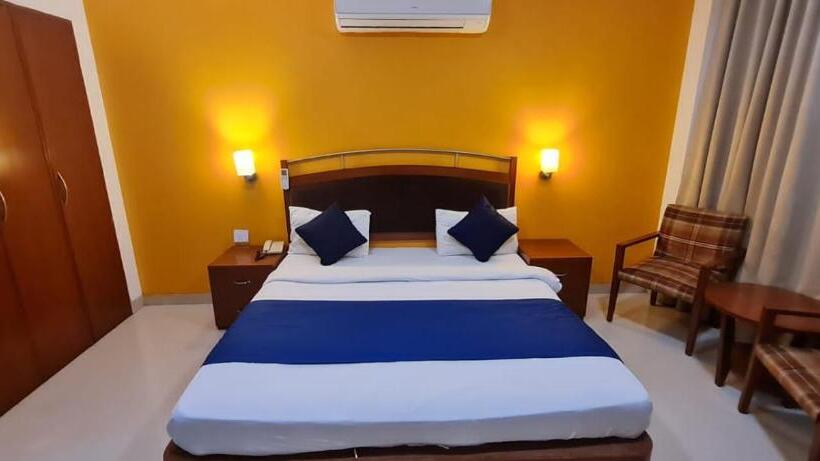 Hotel Divine Admire Opp Gurudwara Sahib In Taimoor Nagar Friends Colony