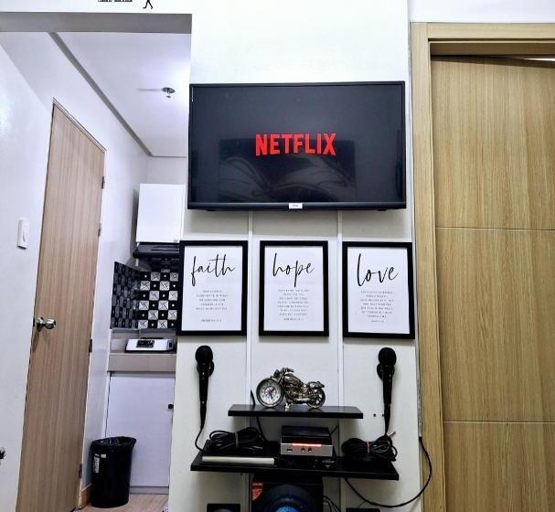 هتل Dj Place Staycation In Quezon City At Trees Residences