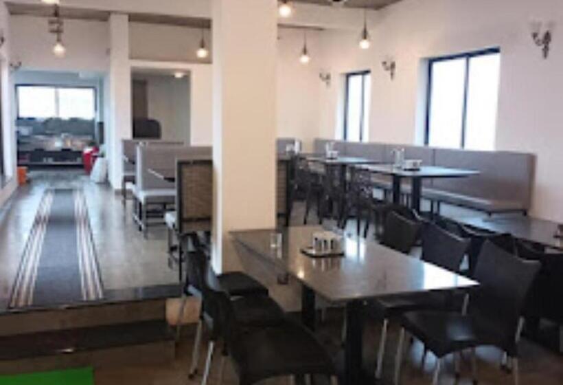 בית מלון כפרי Durvankur Amboli