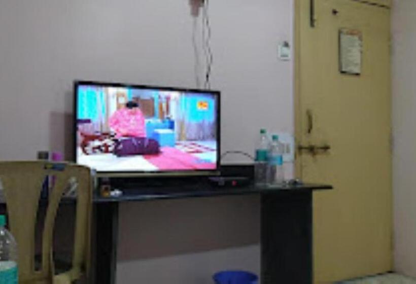 호텔 Dwarkamai, Dhule