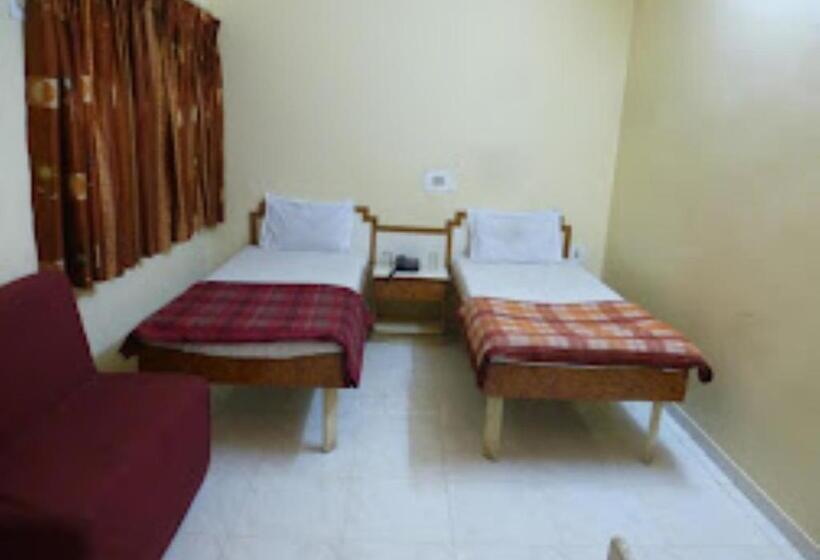 בית מלון כפרי Golden Palace Jalgaon