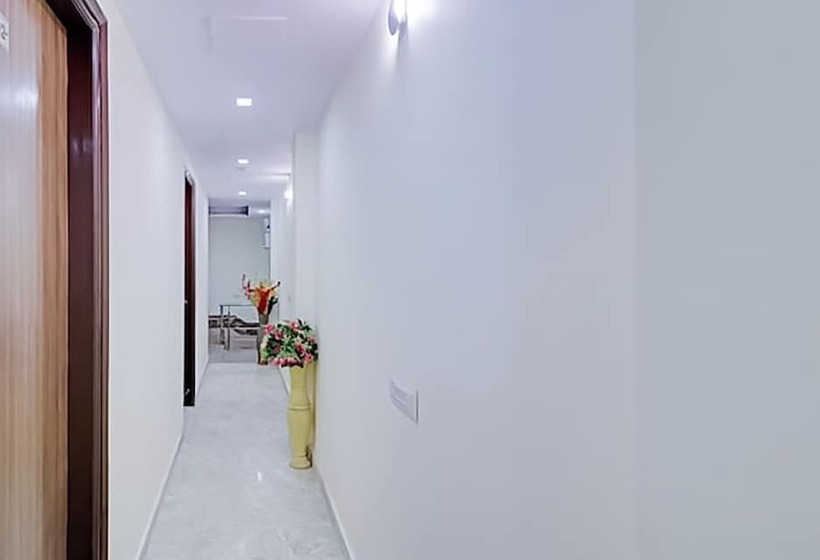 Roomshala 176 Hotel Green Palace