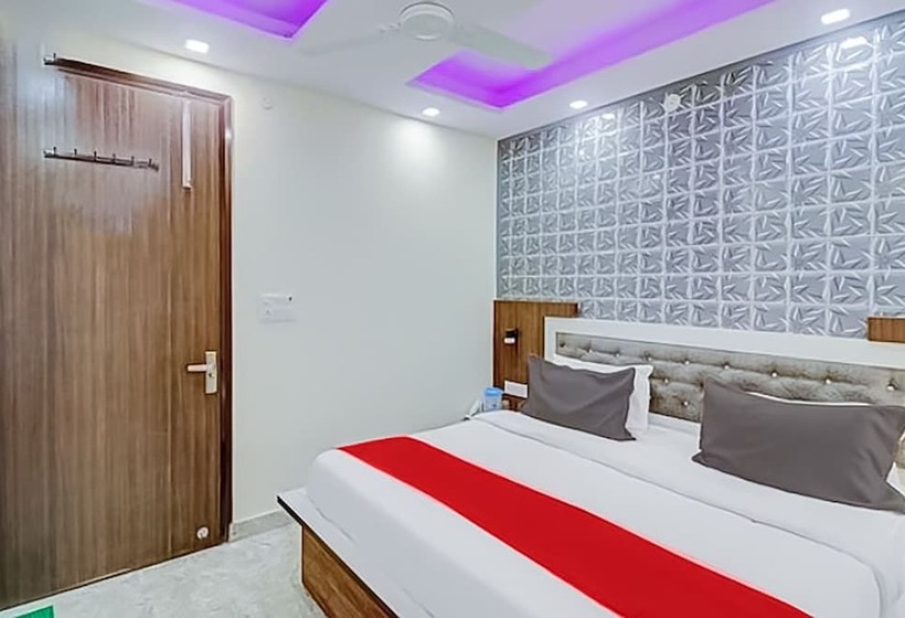 Roomshala 176 Hotel Green Palace