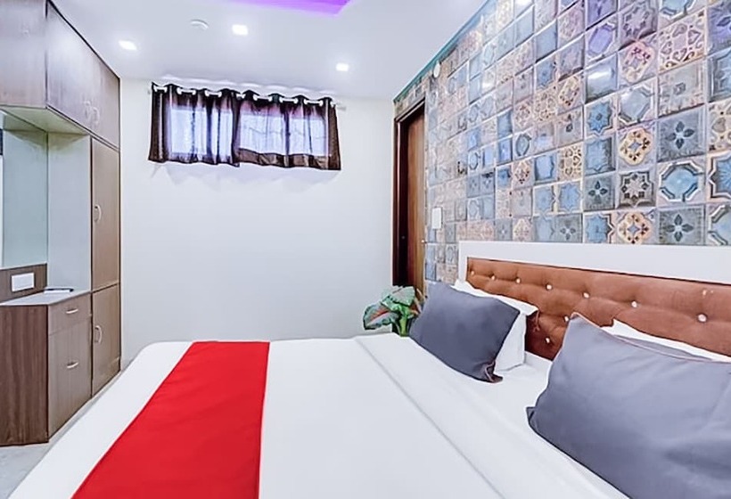 Roomshala 176 Hotel Green Palace