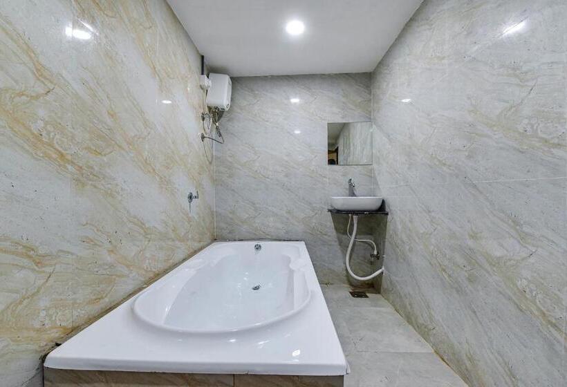 Отель Green Tree