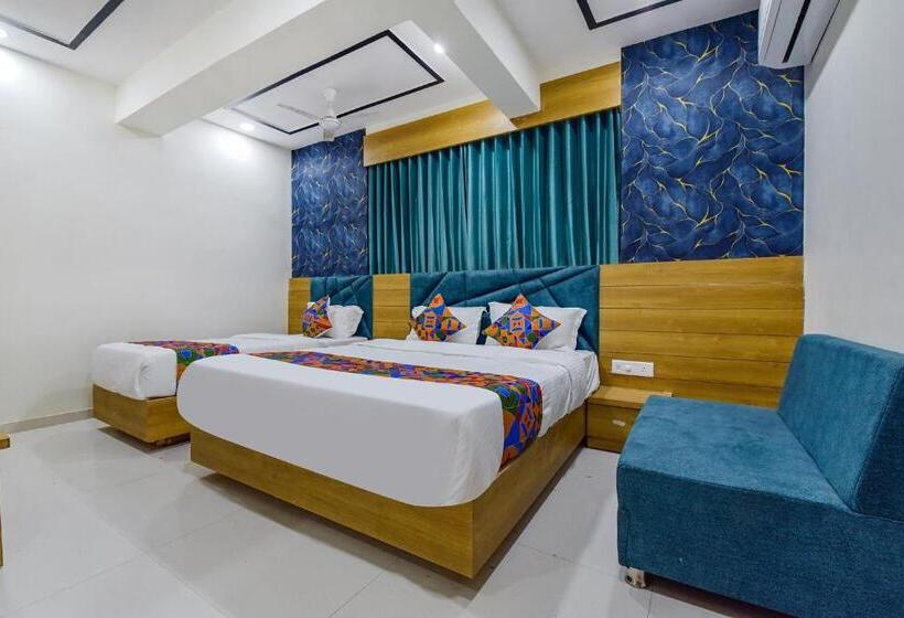 Отель Green Tree