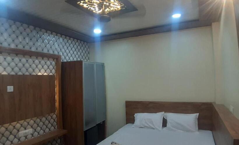 Отель Gupta Avenue