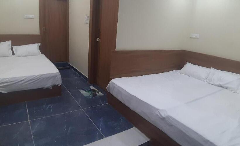 Отель Gupta Avenue