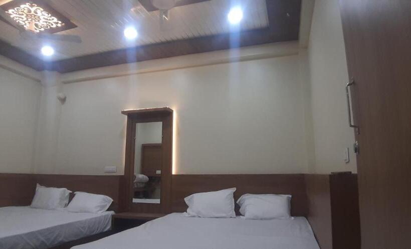 Отель Gupta Avenue