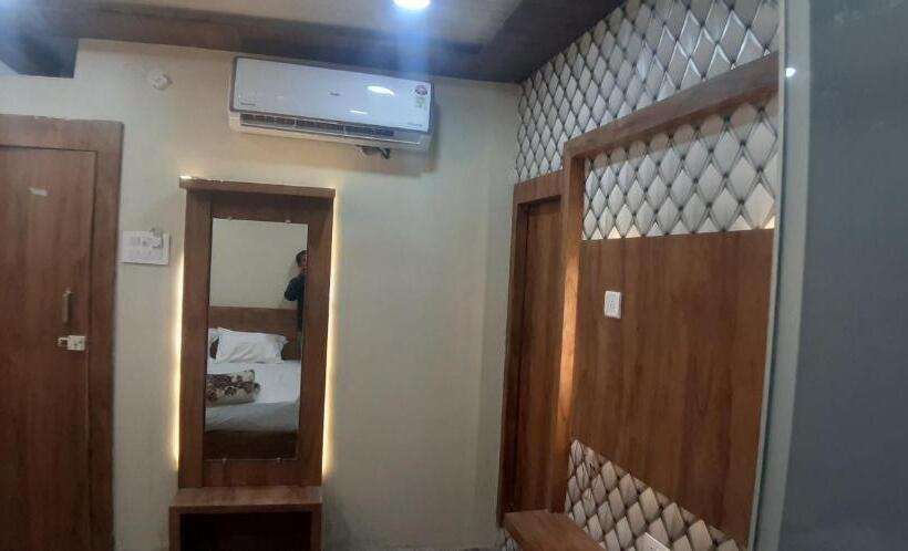 Отель Gupta Avenue