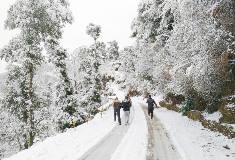 בית מלון כפרי Himalaya View & Restaurant