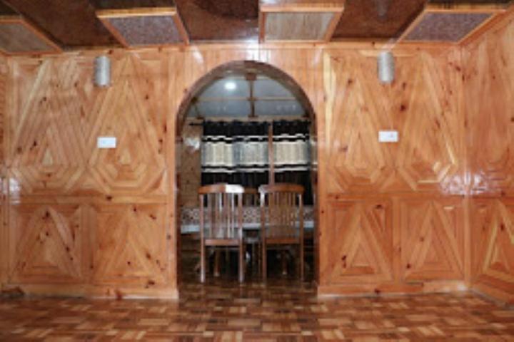 호텔 Himalayan Resort Kharapather,himachal Pradesh