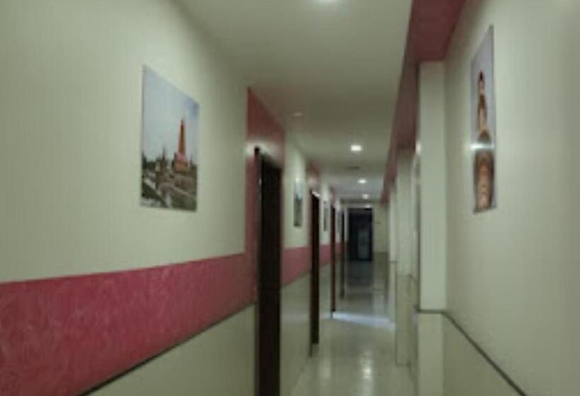 Отель Kewal Inn Jalgaon