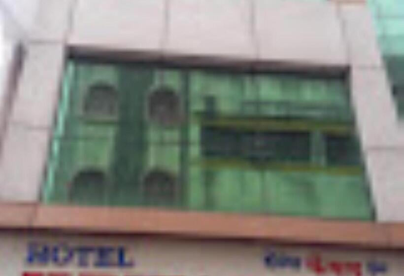 Отель Kewal Inn Jalgaon