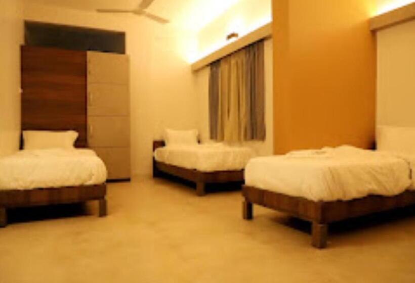 בית מלון כפרי Lotus Lodge Kalmath