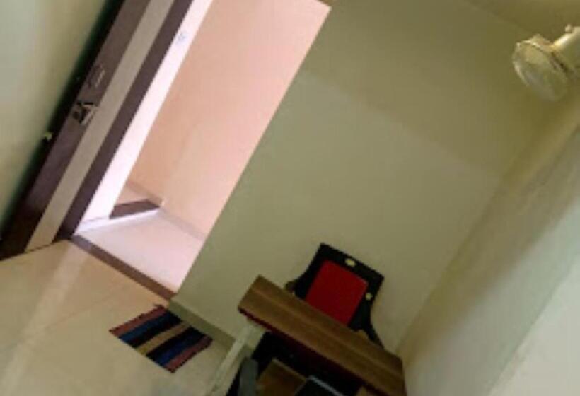 בית מלון כפרי New Bombay Lodge Akola