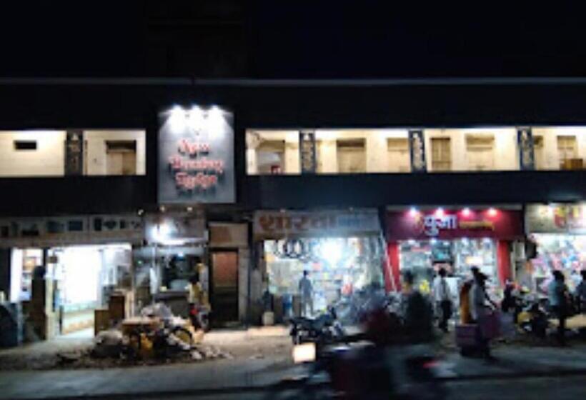 בית מלון כפרי New Bombay Lodge Akola