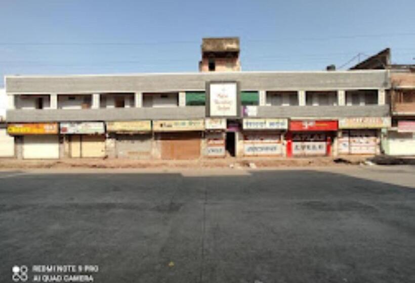 בית מלון כפרי New Bombay Lodge Akola