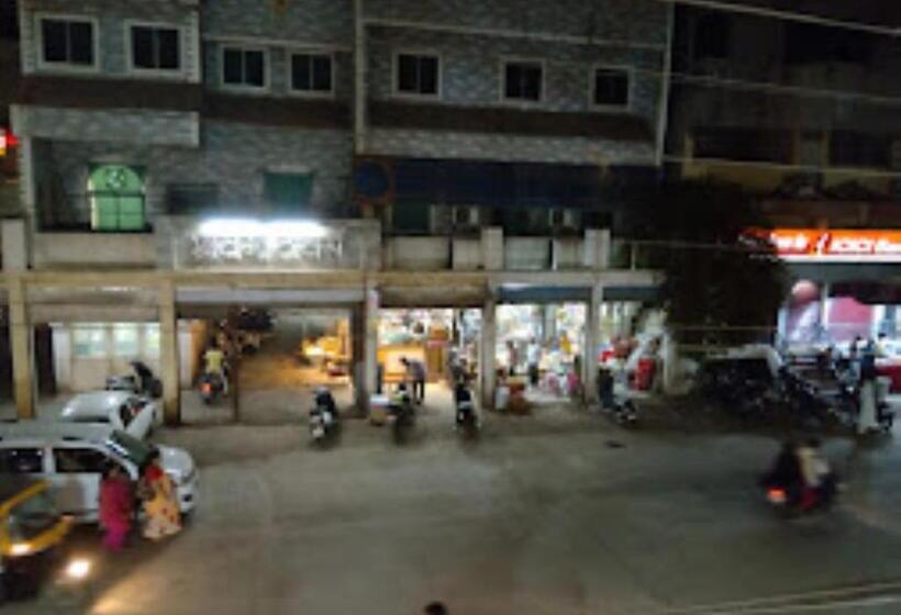 בית מלון כפרי New Bombay Lodge Akola