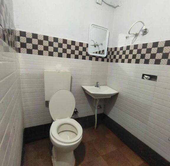 Отель Oyo Navarang Boarding And Lodging