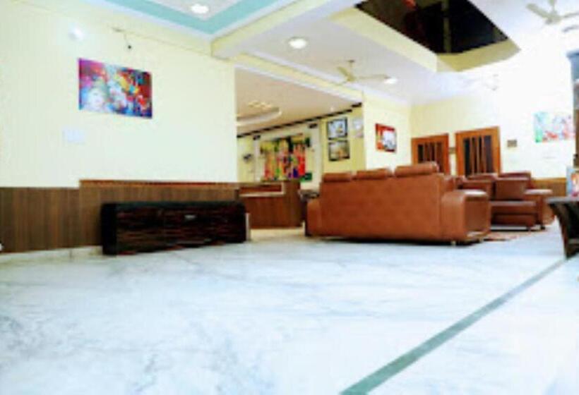 Отель Parmarth Nikunj, Vrindavan