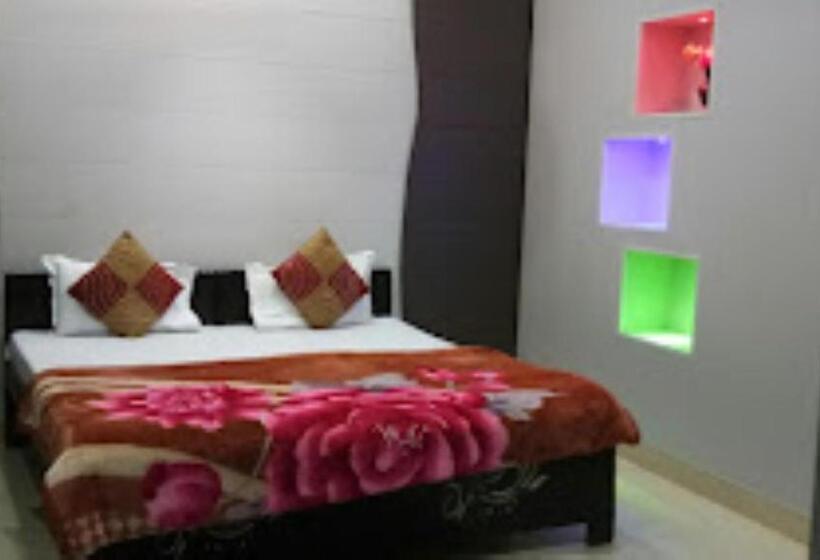 فندق Radha Krishna Dham Beside Iskon Gowsala,vrindavan