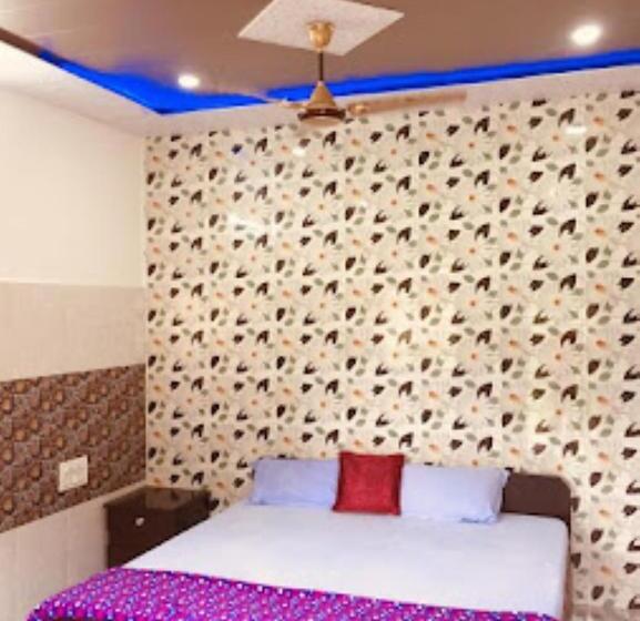 فندق Radha Krishna Dham Beside Iskon Gowsala,vrindavan