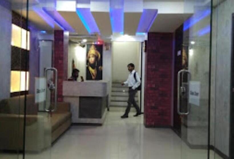 酒店 Raj Residency Jalgaon