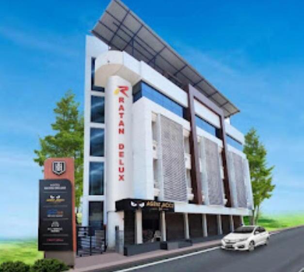 酒店 Ratan Deluxe, Miraj