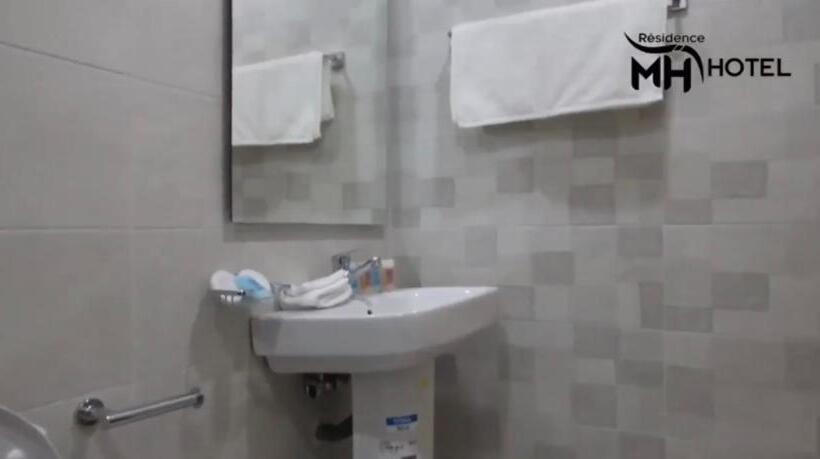 בית מלון כפרי Résidence Mh Hôtel