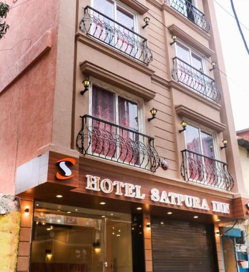 ホテル Satpura Inn