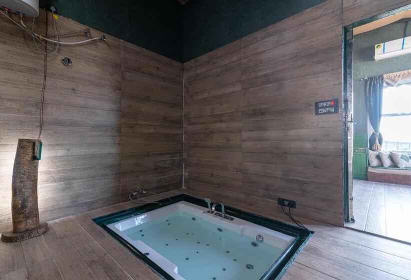 בית מלון כפרי Shalom Corbett’s Hillside Hideaway