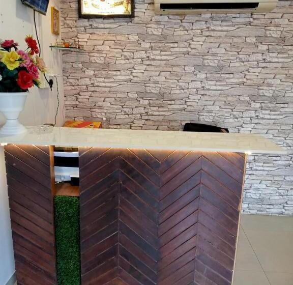 ホテル Khushi Bhimrad Althan