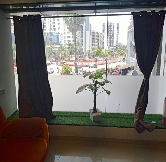 ホテル Khushi Bhimrad Althan