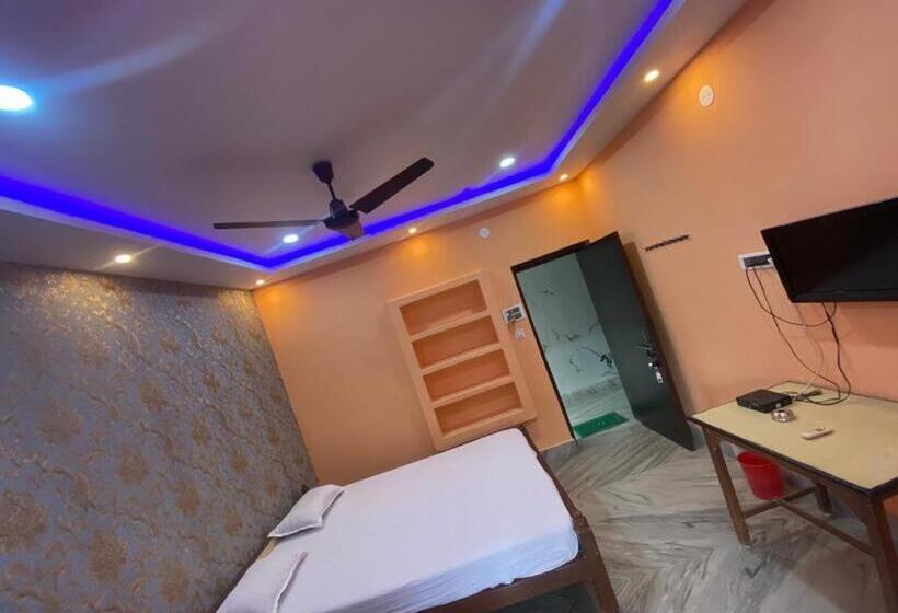 Отель Subhankar Guest House