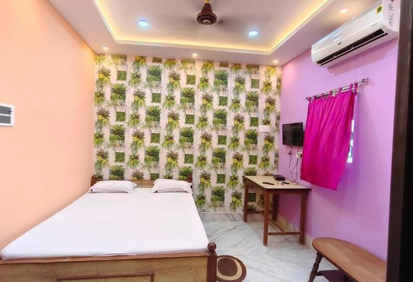 Отель Subhankar Guest House