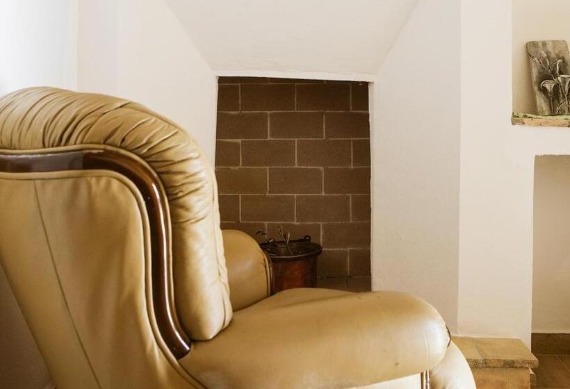 בית מלון כפרי Tenute Donna Franca