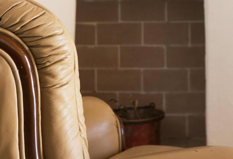 בית מלון כפרי Tenute Donna Franca