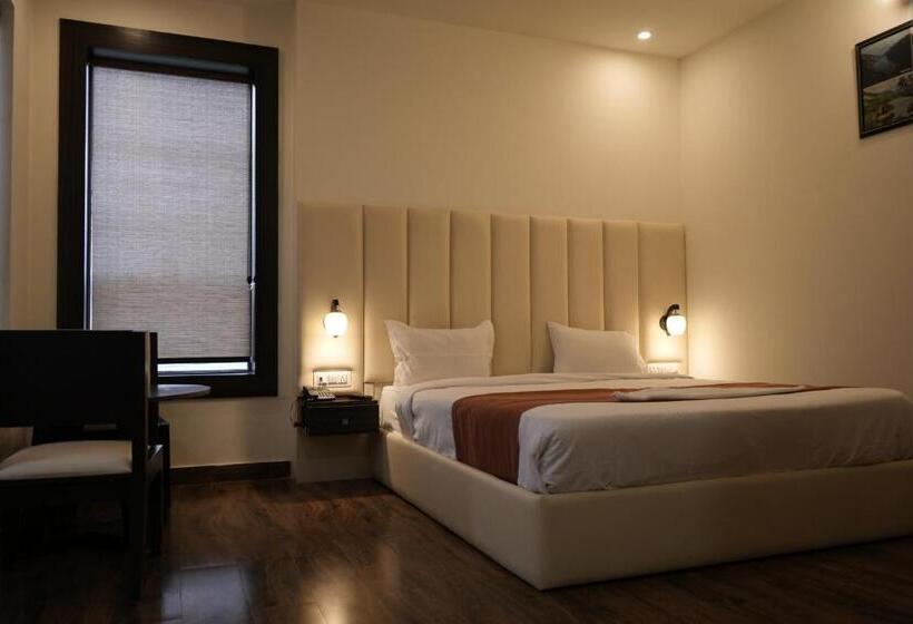 ホテル The Monarch