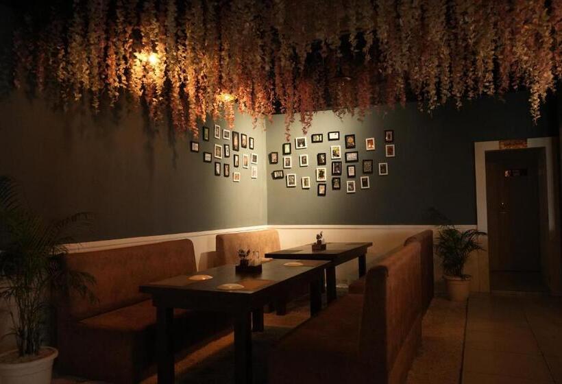 ホテル The Monarch