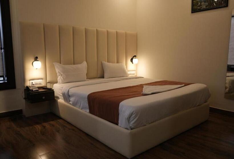 ホテル The Monarch