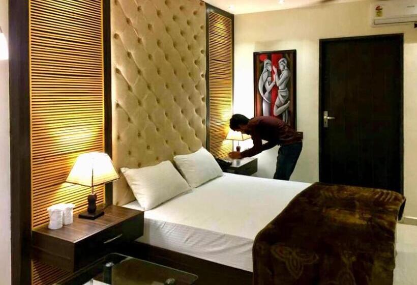 ホテル The Royal, Sehore