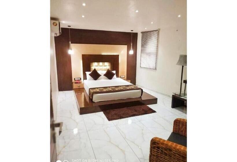 בית מלון כפרי The Royal, Sehore