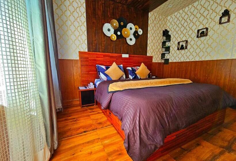 ホテル The Tulip Bir