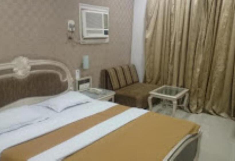 בית מלון כפרי Venus International