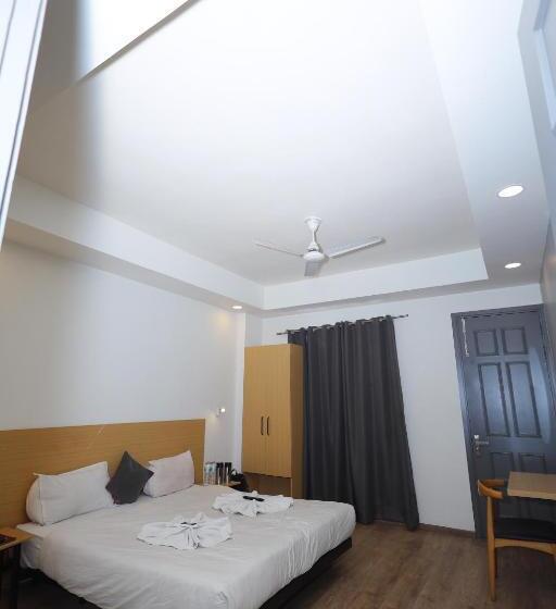 Hotel Wedlock Near Artemis Hospital