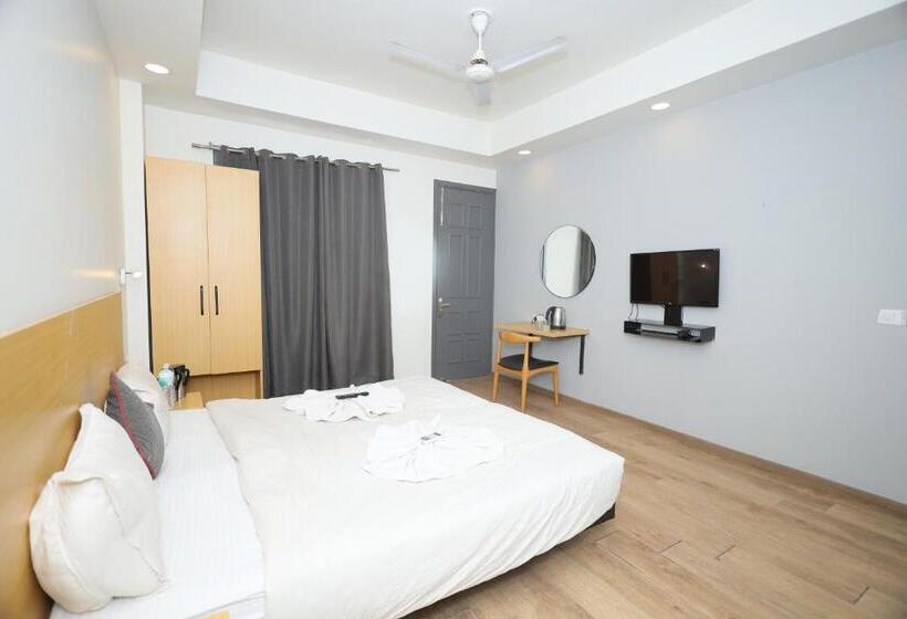 Hotel Wedlock Near Artemis Hospital