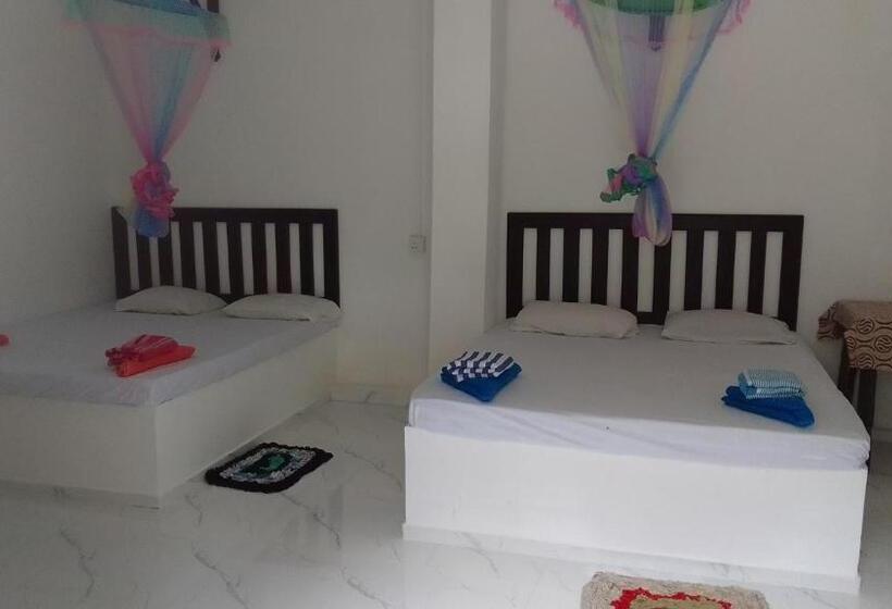 בית מלון כפרי White House Udawalawe